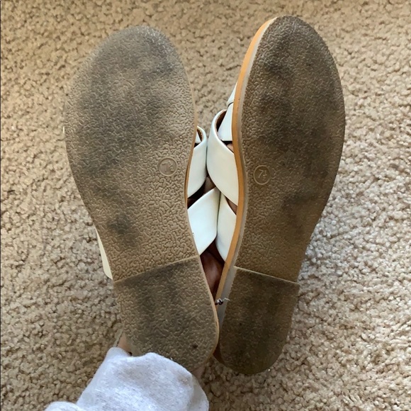 universal thread sandals - Picture 3 of 3